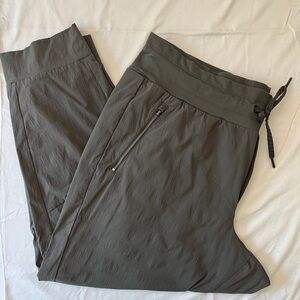 Athleta Trekkie North Olive Green joggers with Zipper Pocket